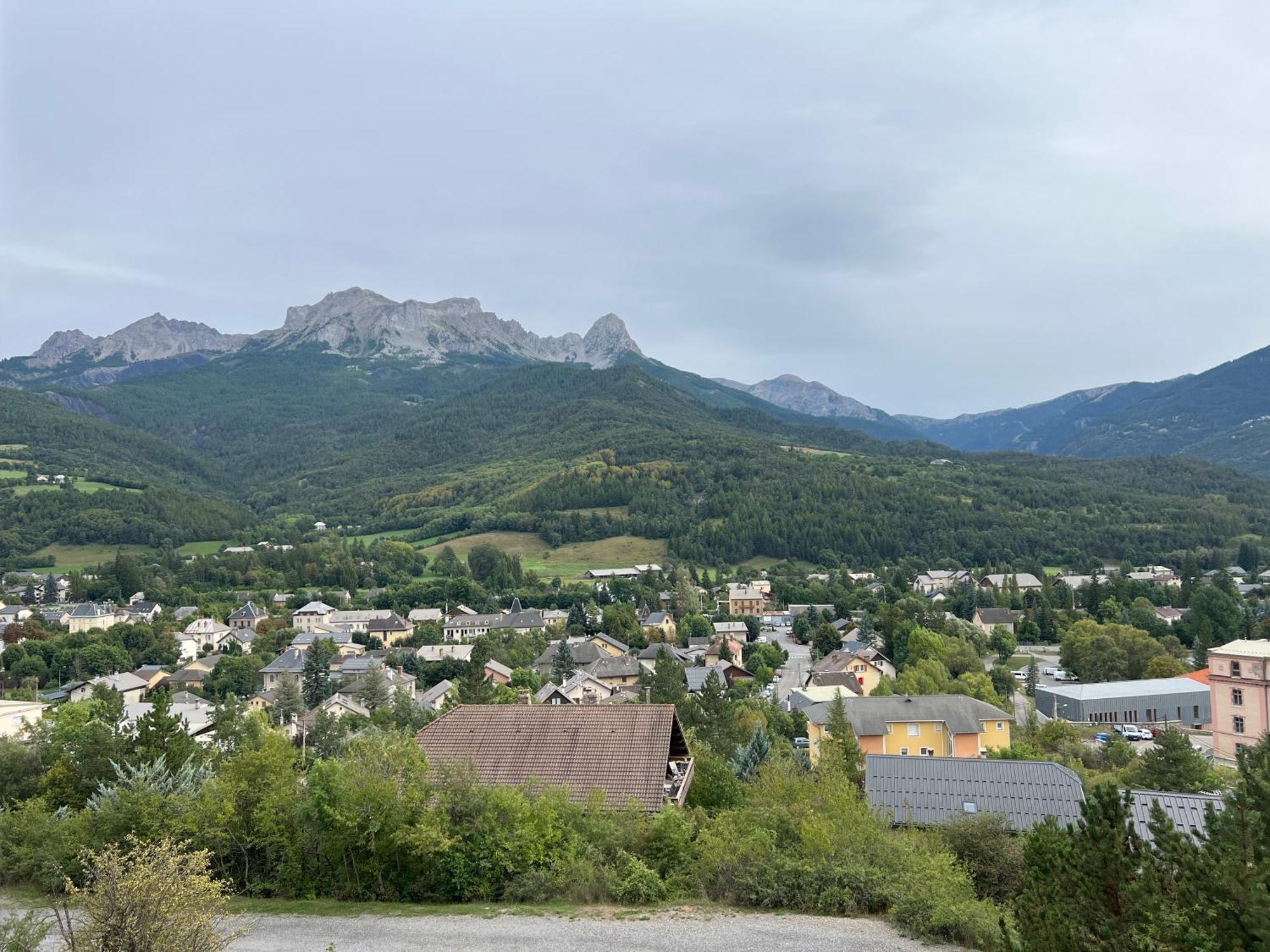 Terrasse Adroit T2 Barcelonnette - Wi-Fi Gratuit - 7 Couchages Appartement Buitenkant foto